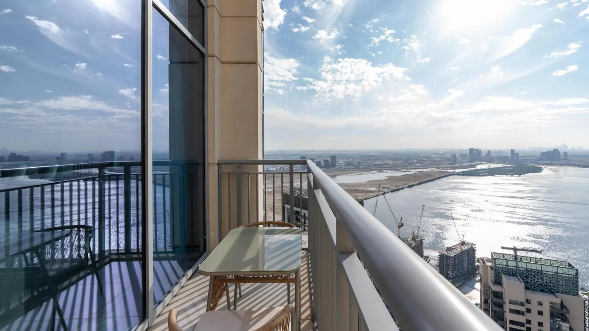 Spacious & Amazing 3 Bedroom Penthouse Burj Khalifa View Dubai Apartment