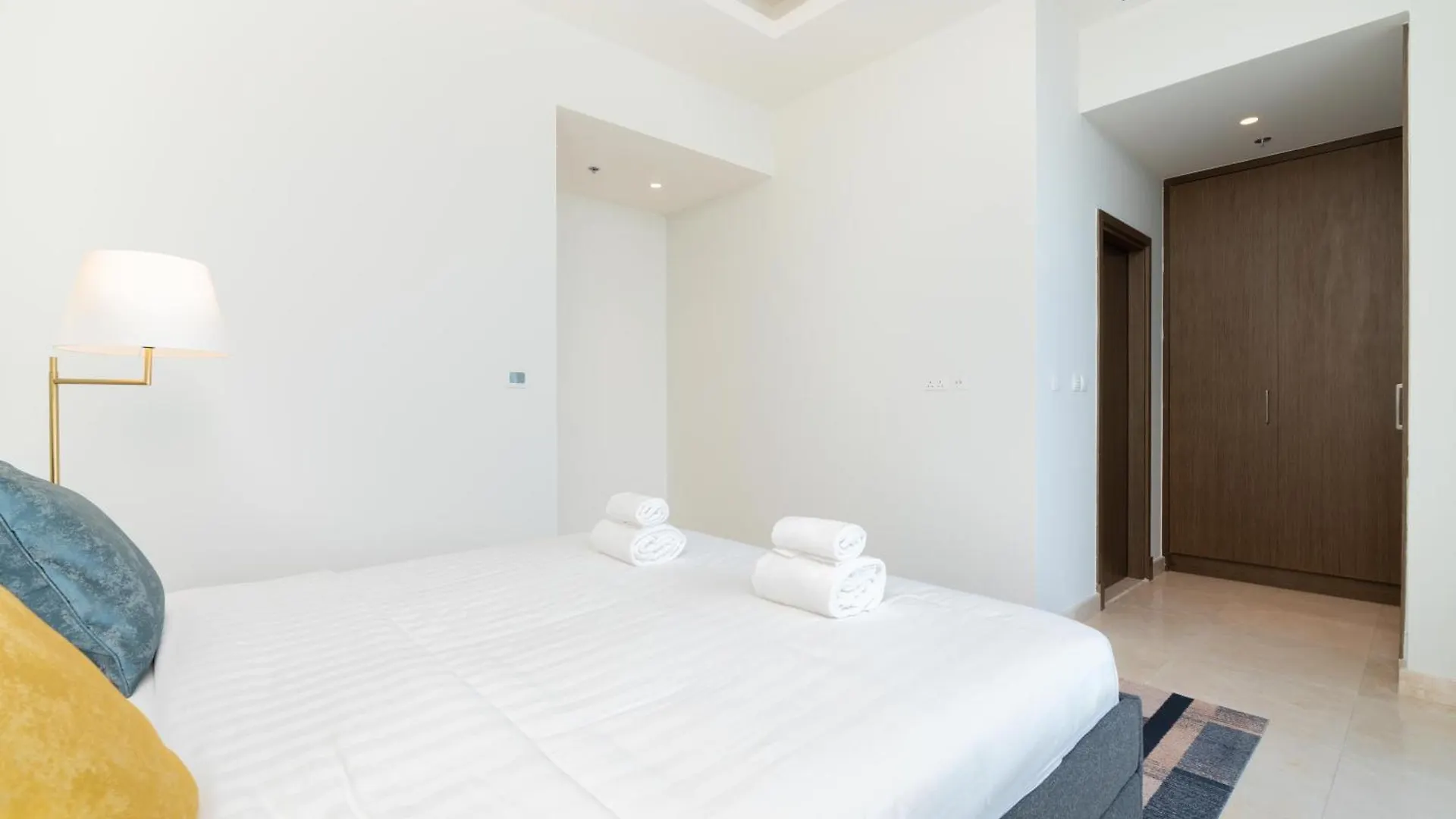 Spacious & Amazing 3 Bedroom Penthouse Burj Khalifa View Dubai Apartment